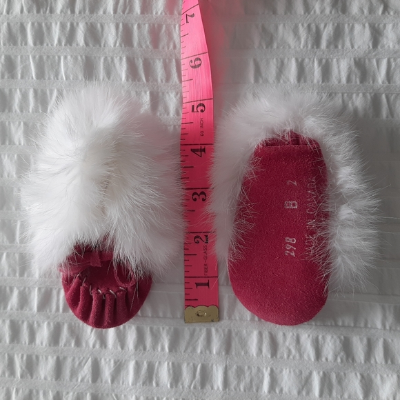 Leather Moccasins with Fur Trim, Fuchia, Size 2 Infant NWOT - Picture 4 of 6